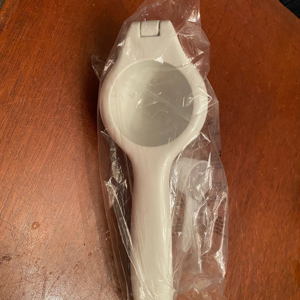 Pampered Chef Citrus Juicer / Press NWOB